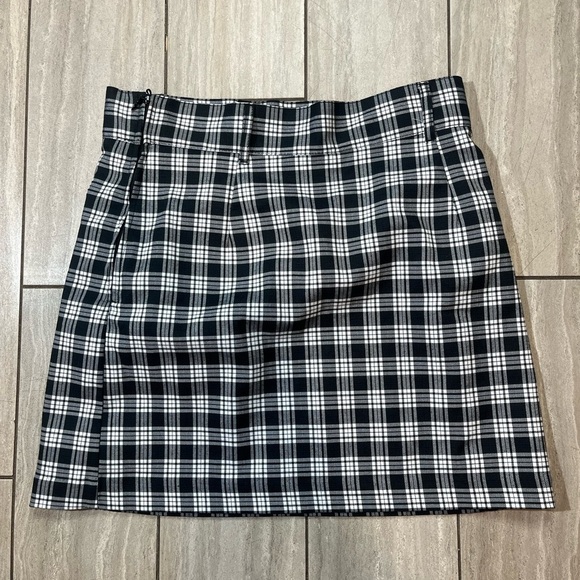 H&M New With Tags Plaid Mini Skirt Womens Size 10 - Picture 1 of 5